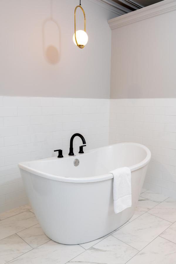 The August House Hotel Windsor Luaran gambar